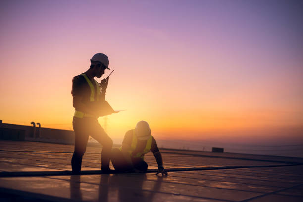 Best Roof Gutter Cleaning  in Glendale, CA